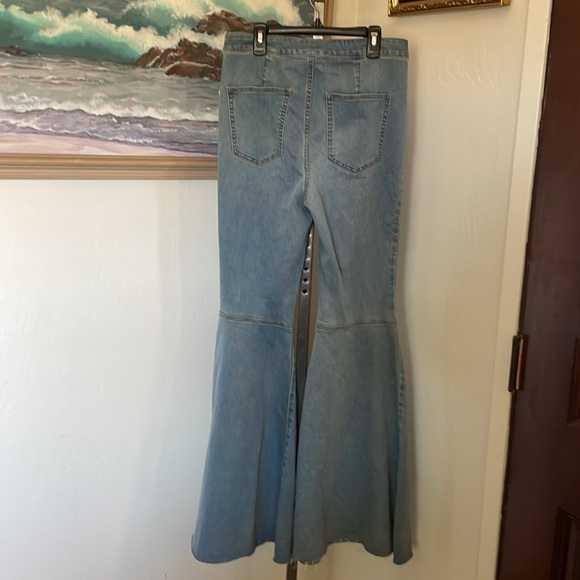 Free People bell bottom jeans - Picture 3 of 5